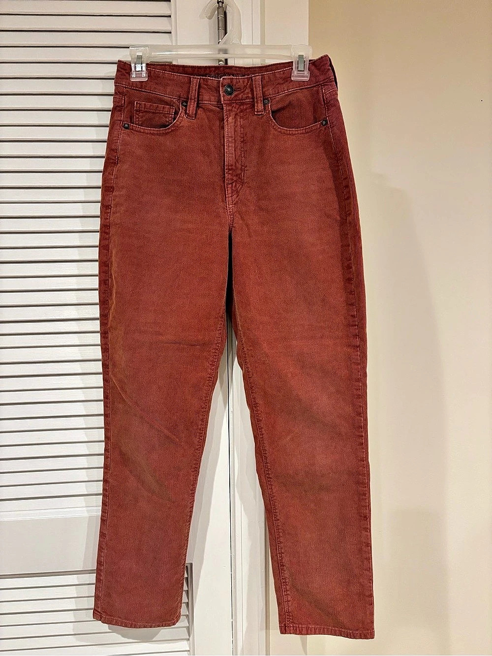 American Eagle Corduroy Mom Straight Jeans